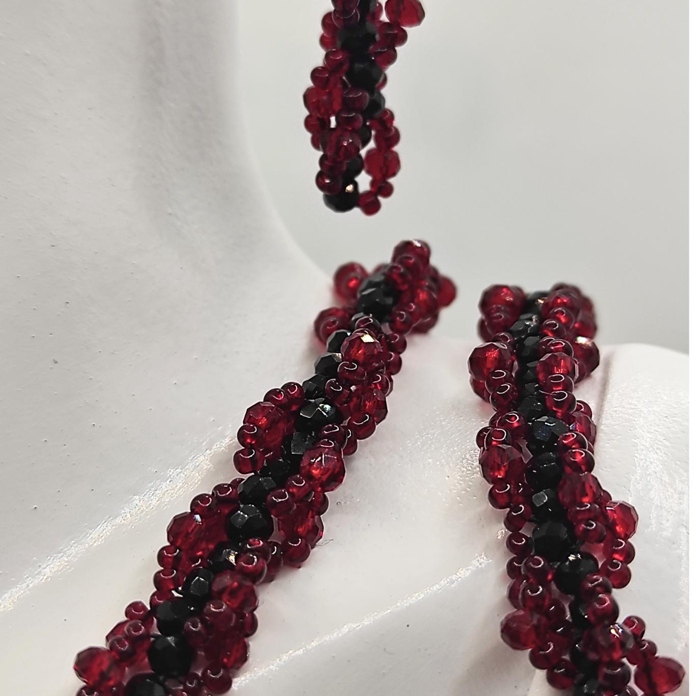 Wine Elegance Beaded Jewelry Set – Necklace, Bracelet & Earrings